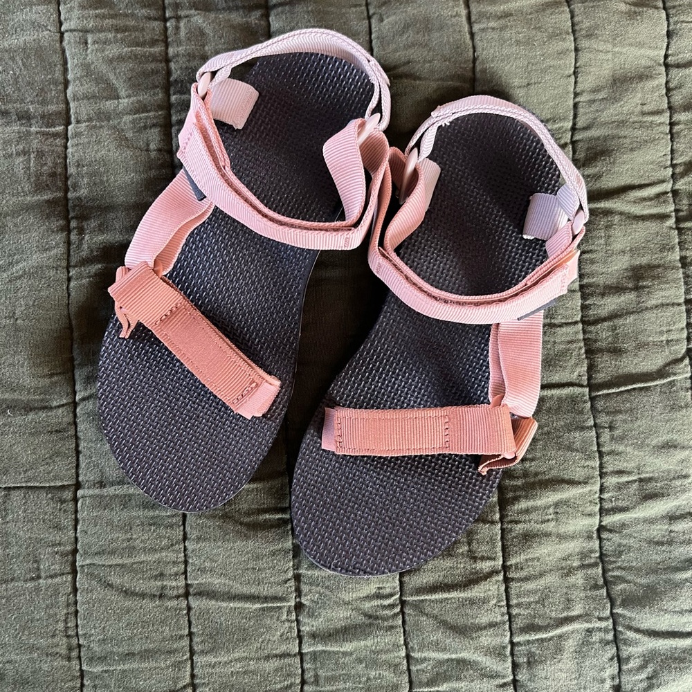 Teva Original Universal Sandal Maple Size 8 women’s